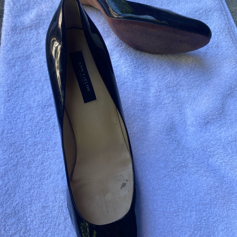 Ann Taylor Black Patent Leather Pointed-Toe Pumps